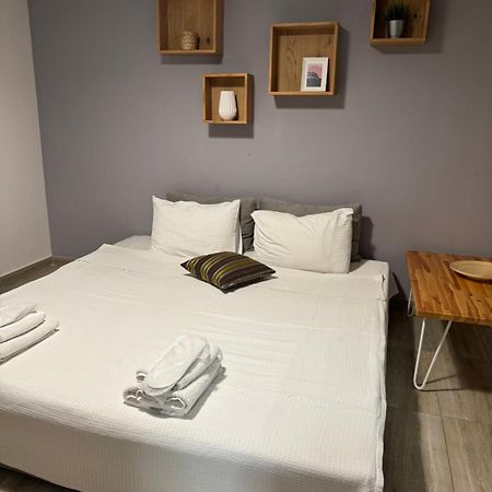 Isalos Suites Néa Péramos المظهر الخارجي الصورة